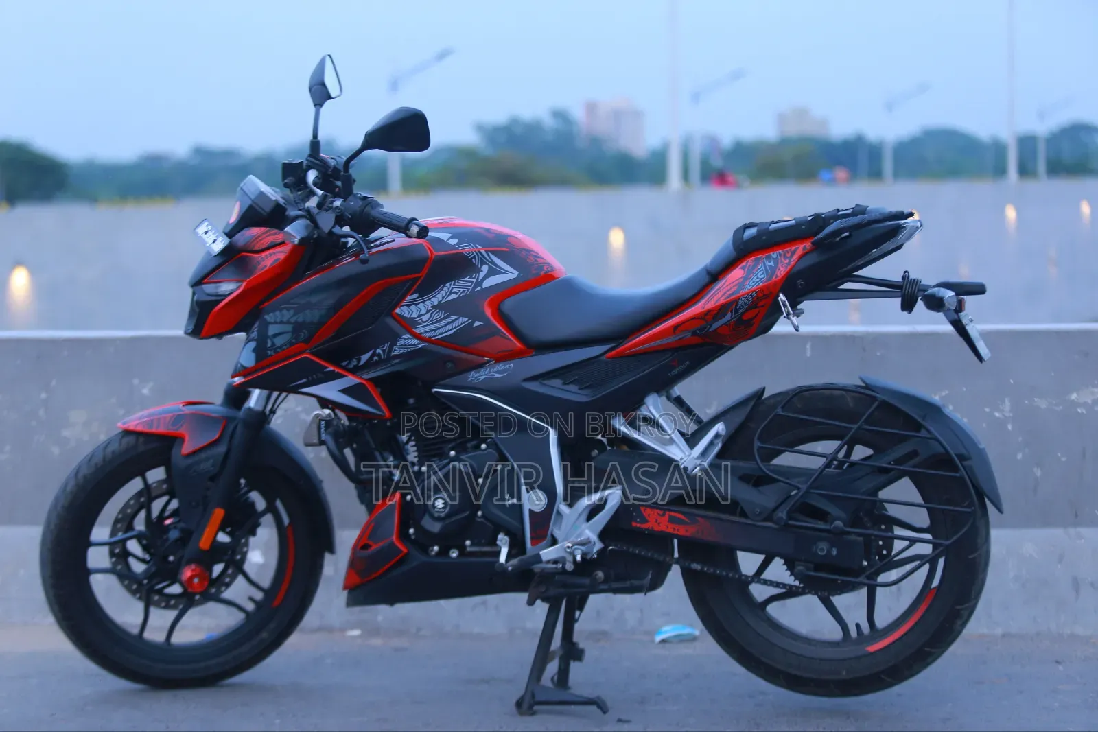 বাজাজ পালসার এন১৬০ ২০২৪ রেড