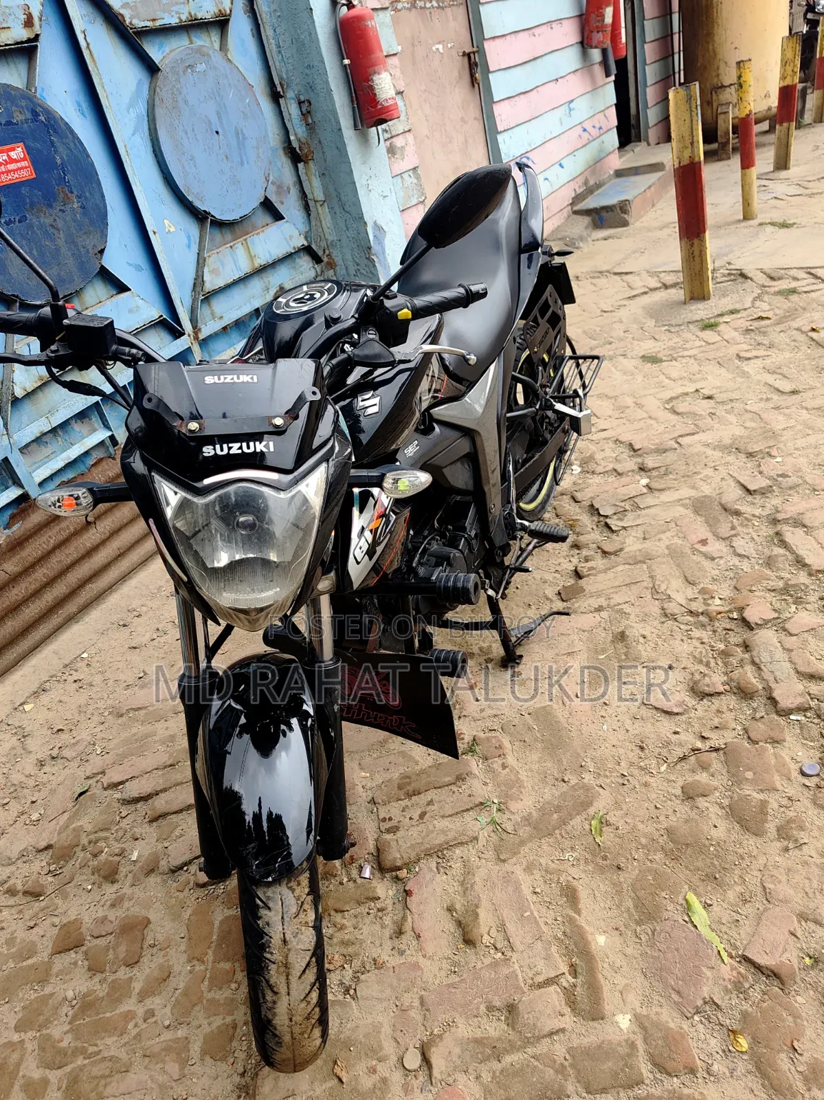 সুজুকি গিক্সার ২০১৮ কালো