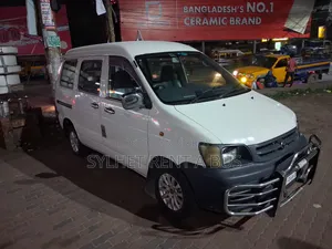 Toyota Noah 2005 White