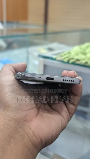 টেকনো ক্যামন ৪০ প্রো ৪জি ২৫৬ জিবি ব্ল্যাক