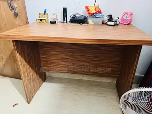কম্পিউটার টেবিল
