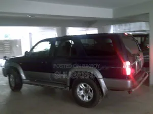 Toyota Hilux Surf 2002 Blue