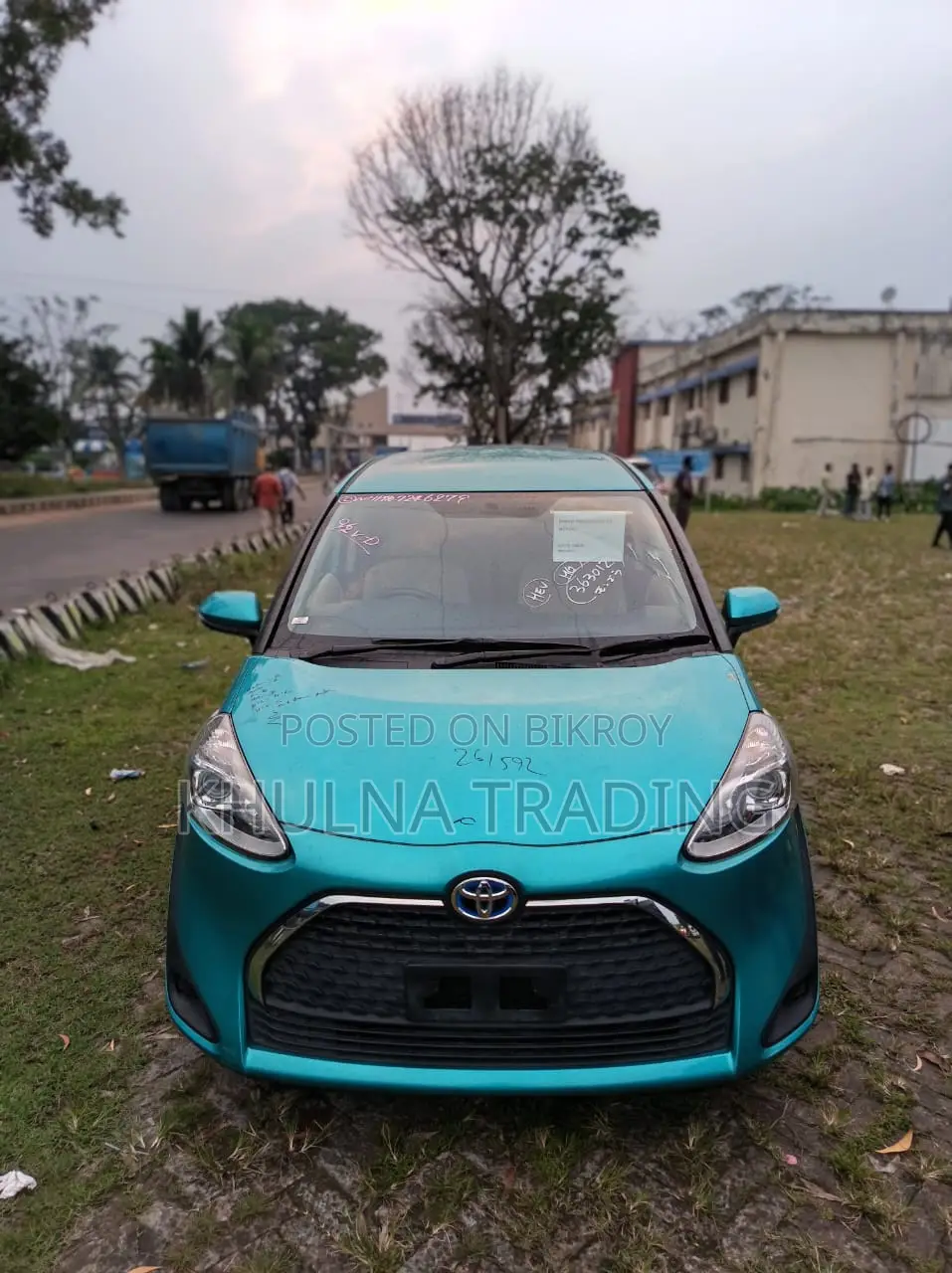 Toyota HiAce 2021 Blue