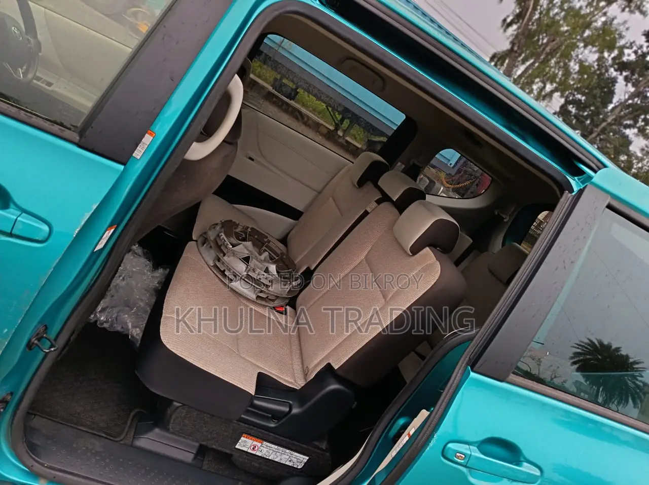 Toyota HiAce 2021 Blue