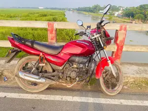 রানার বুলেট ১০০ ২০২২ লাল