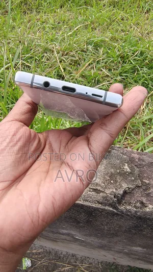 Sharp 128 GB White