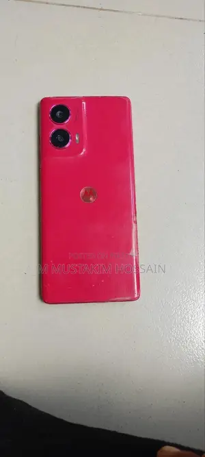 মোটরোলার এজ ৫০ ফিউশন ২৫৬ জিবি গোলাপি