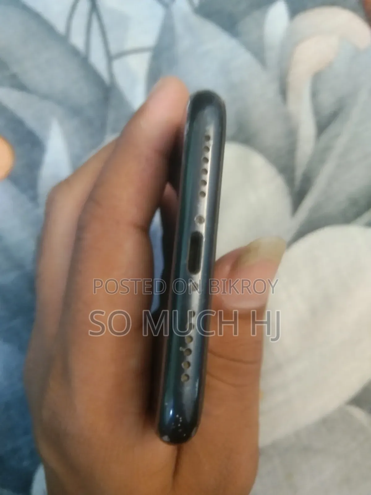 Apple iPhone XR 64 GB Black