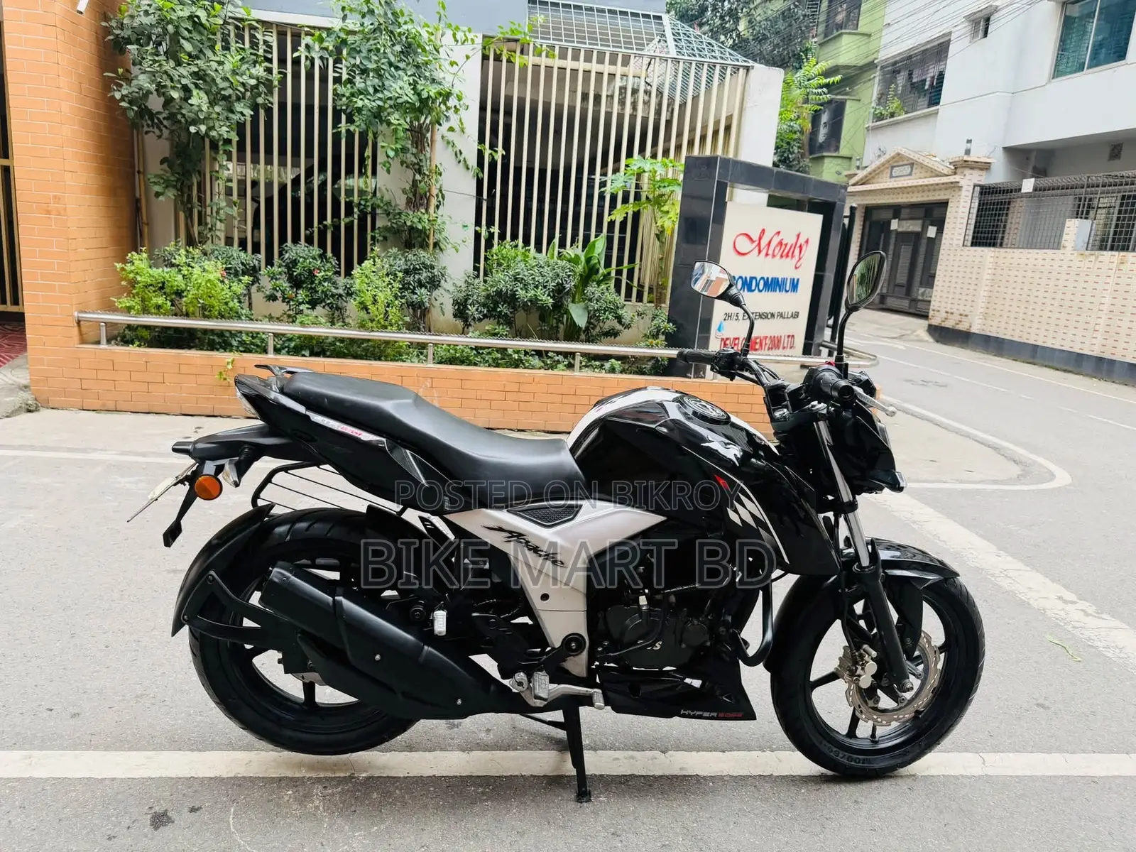 TVS Apache RTR 160 4V 2019 Black
