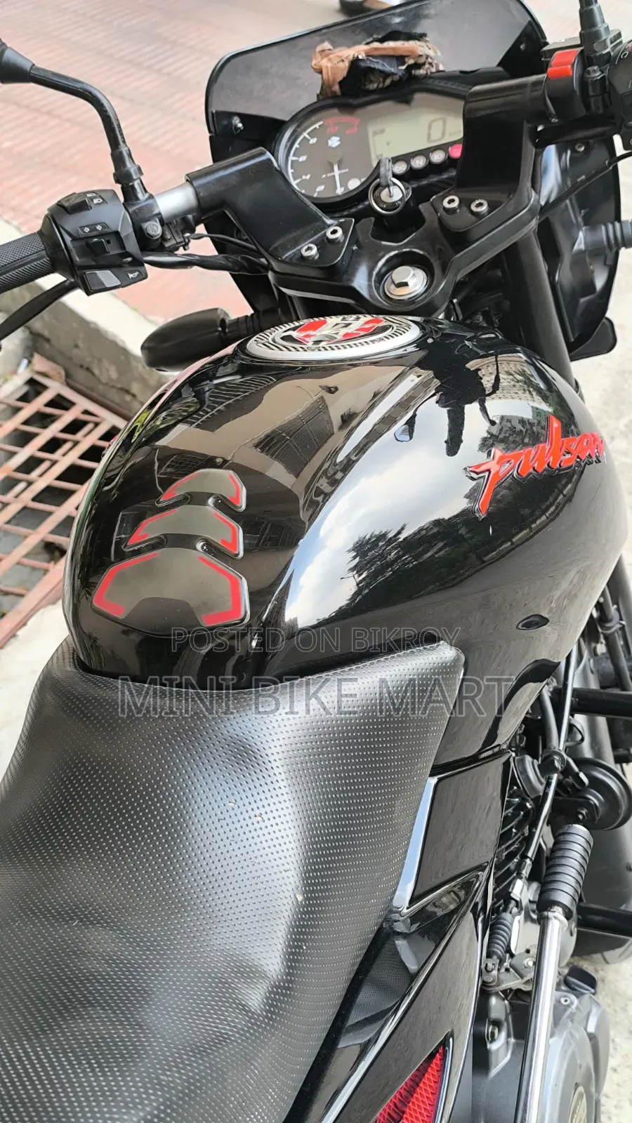 Bajaj Pulsar 150 2023 Black
