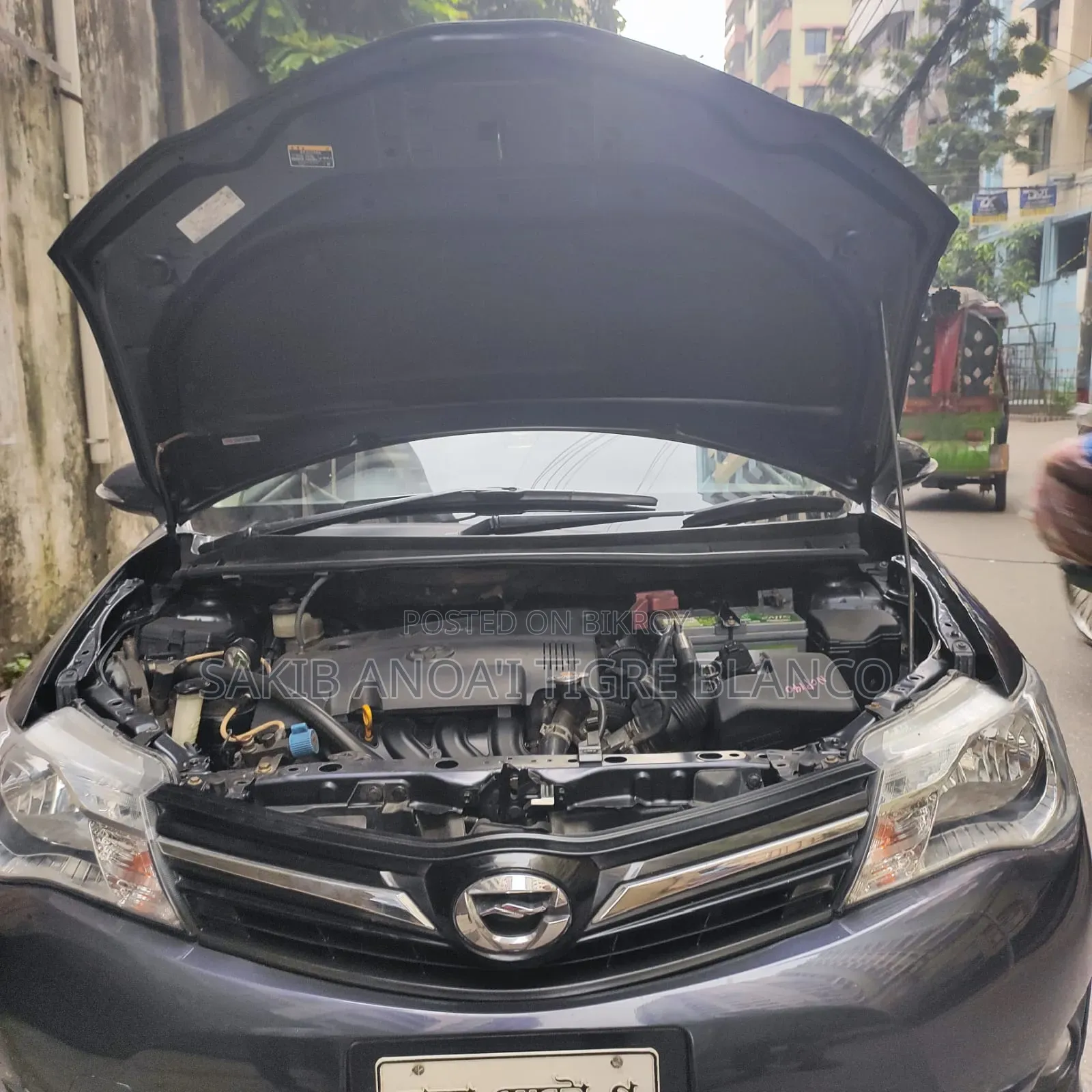 টয়োটা এক্সিও ২০১৩ ব্ল্যাক