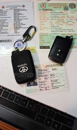 Toyota Auris 2013 Red