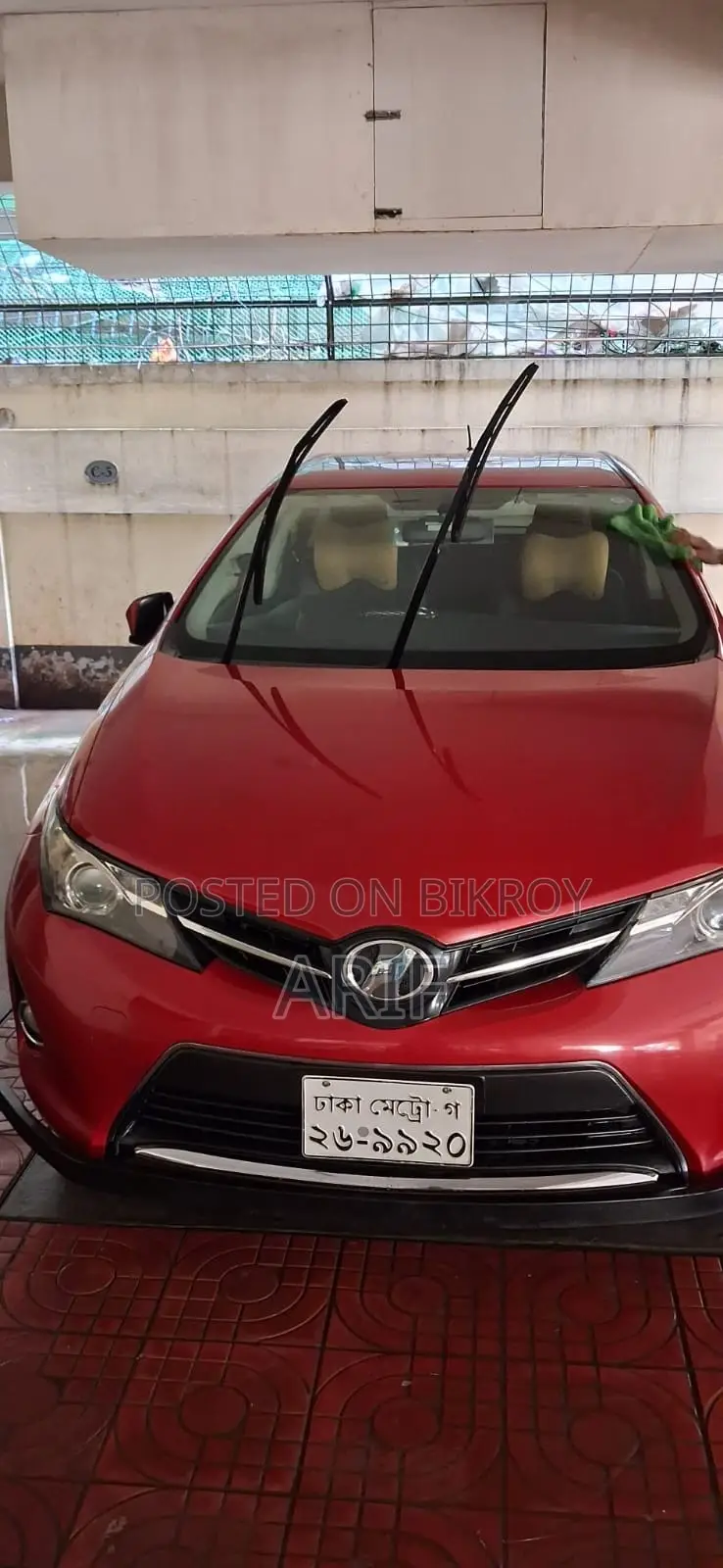 Toyota Auris 2013 Red