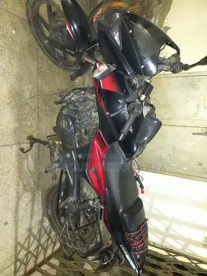 বাজাজ পালসার ১৫০ ২০১৮ ব্ল্যাক