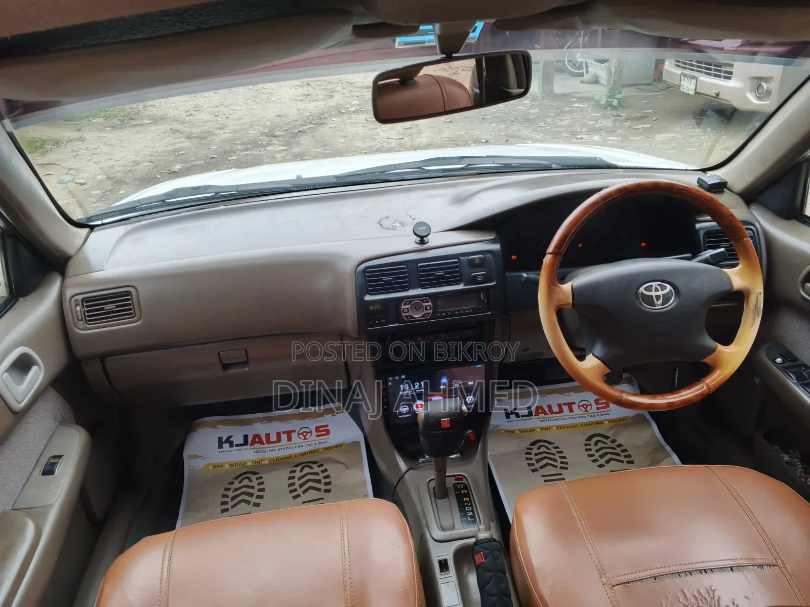 Toyota Corolla Automatic 1995 White