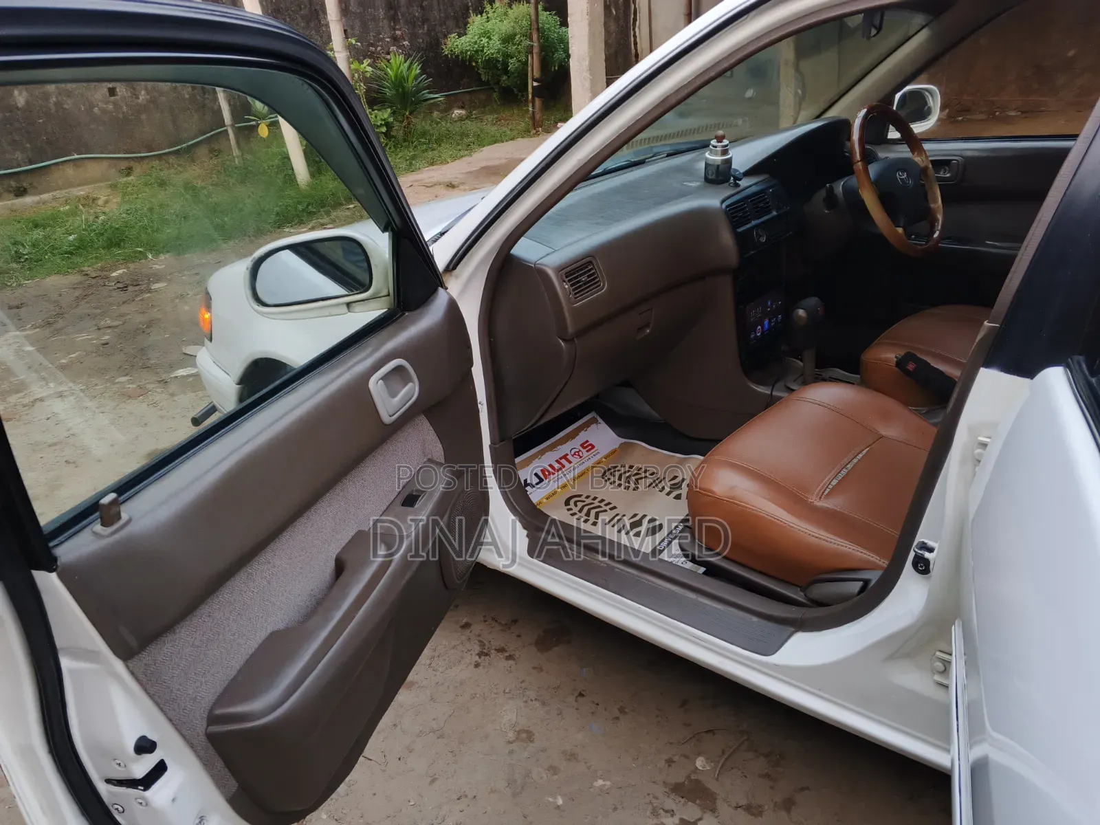 Toyota Corolla Automatic 1995 White