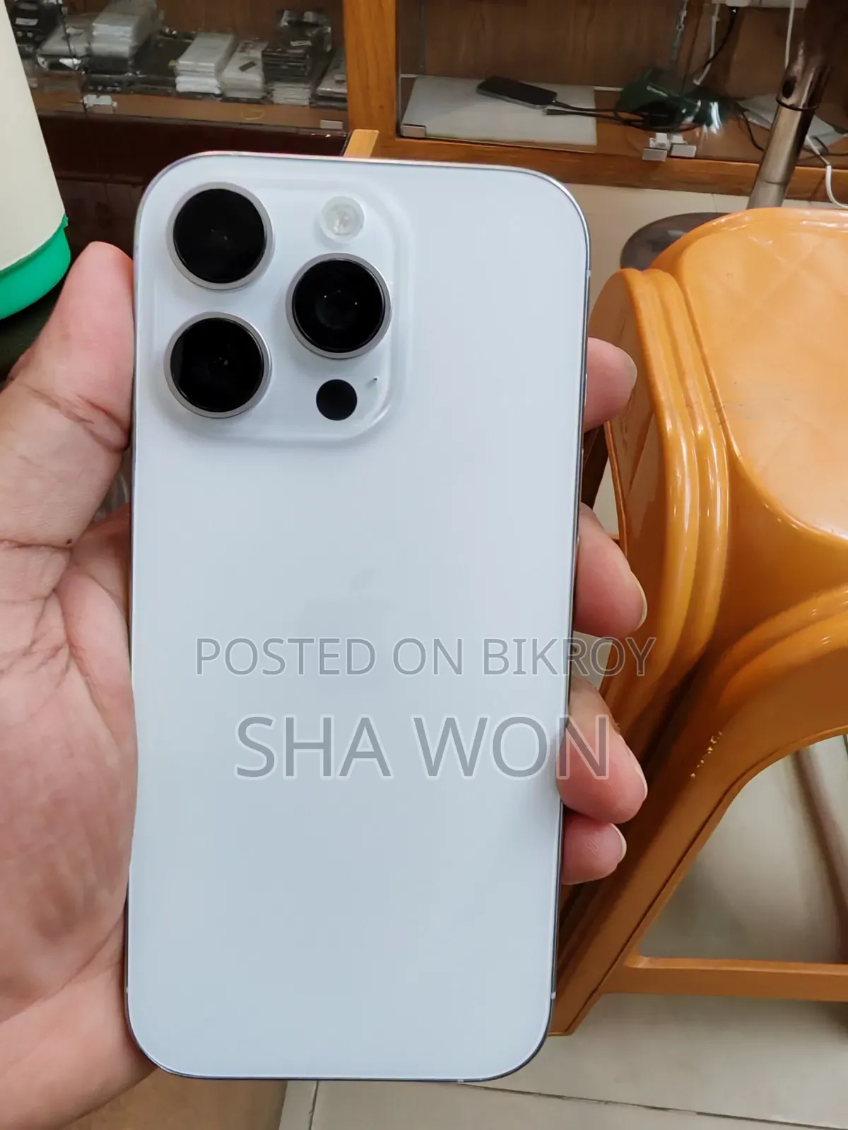 অ্যাপল আইফোন ১৬ প্রো ১২৮ জিবি সিলভার