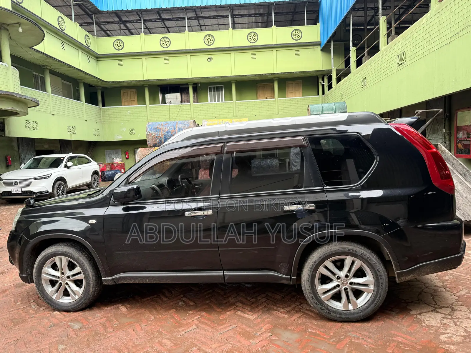 Nissan X-Trail 2.0 Petrol XE 2011 Black