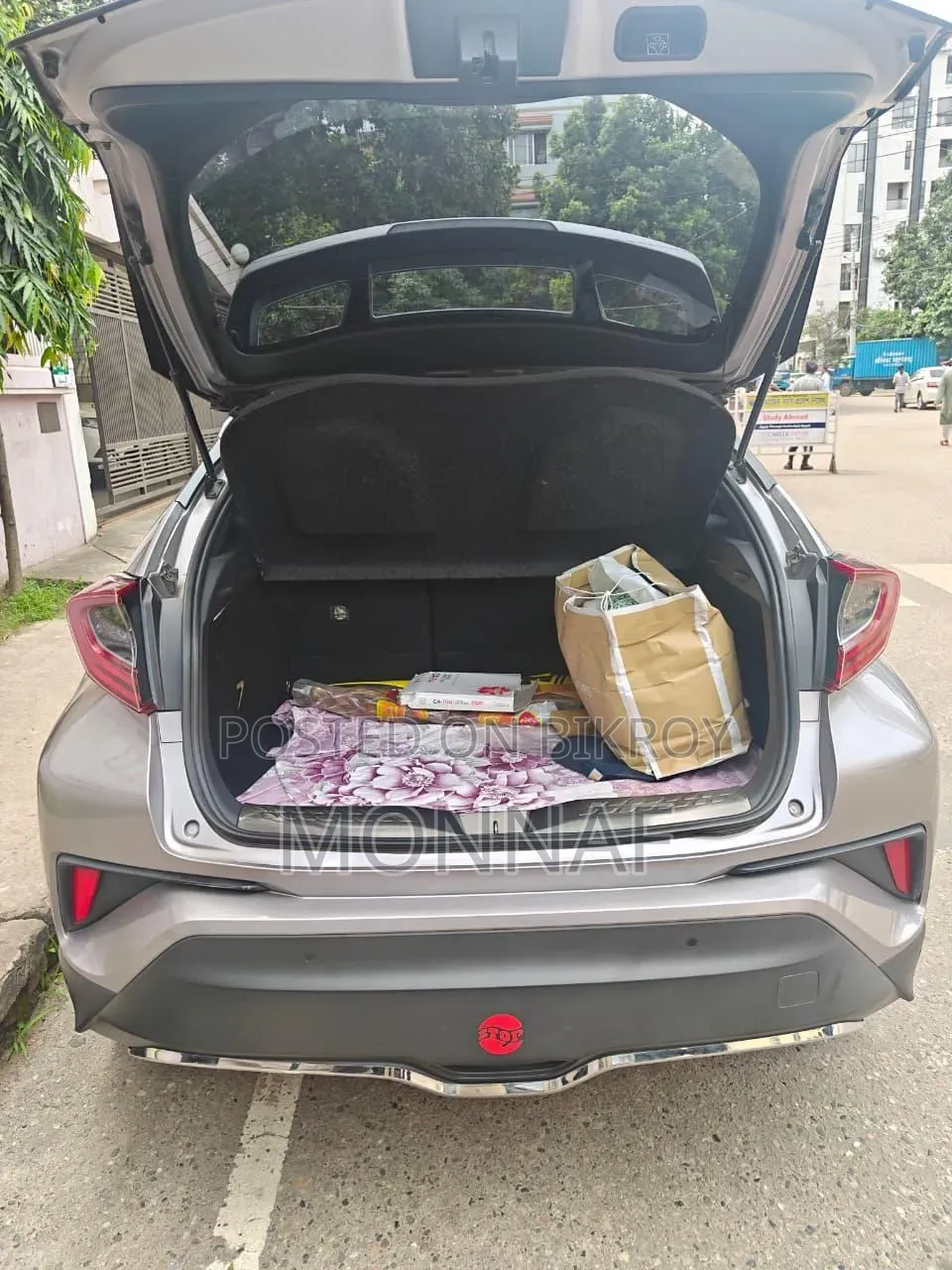 টয়োটা সি-এইচআর ২০১৮ ধূসর