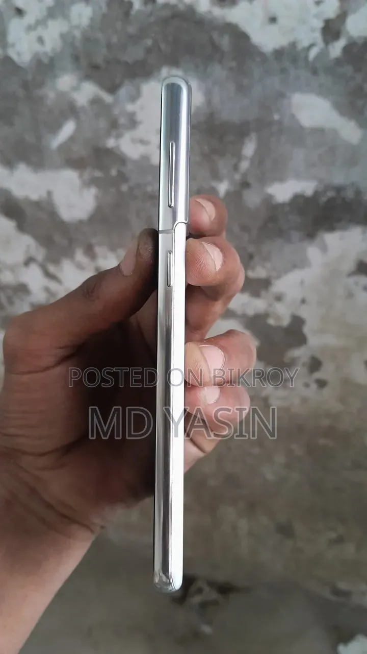 স্যামসাং গ্যালাক্সি এস২১ ৫জি ২৫৬ জিবি সাদা