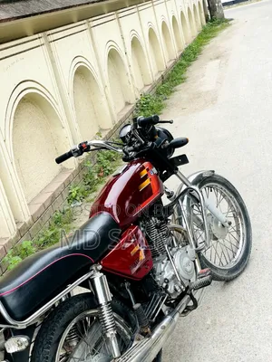 বাজাজ বক্সার ২০০৫ লাল