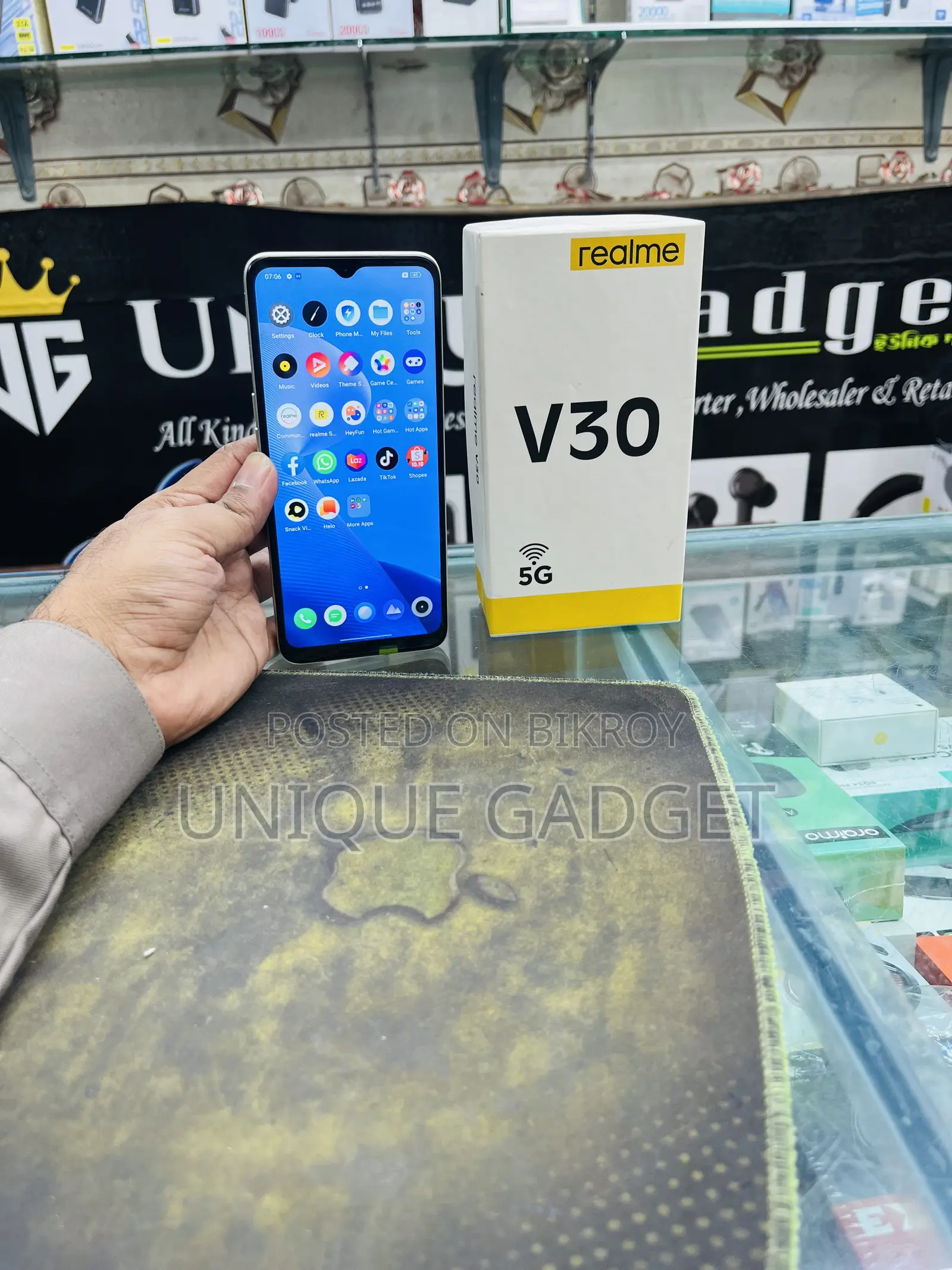 Realme V30 128 GB Black