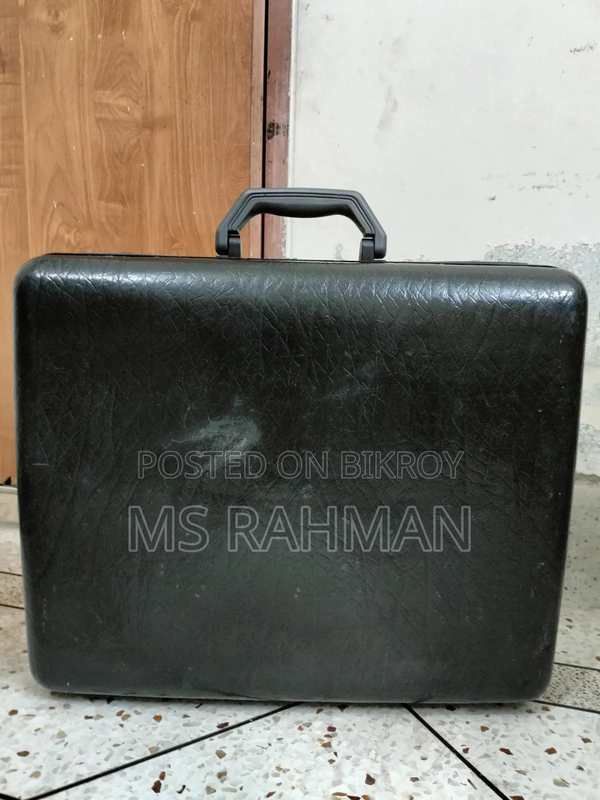 কোরালাইট নম্বর বেসড কি সিস্টেম ট্রাভেল ব্রিফকেস সাইজ: ২০"/১৬"।