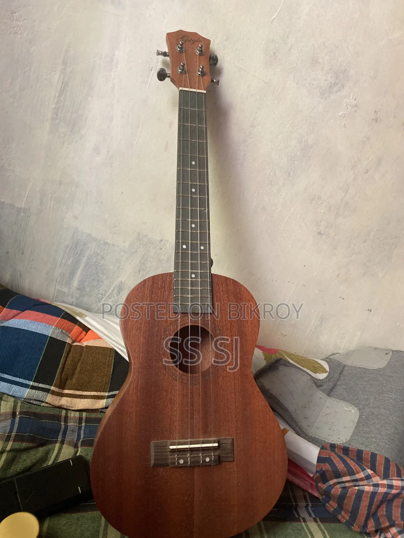 Ukulele Guitar