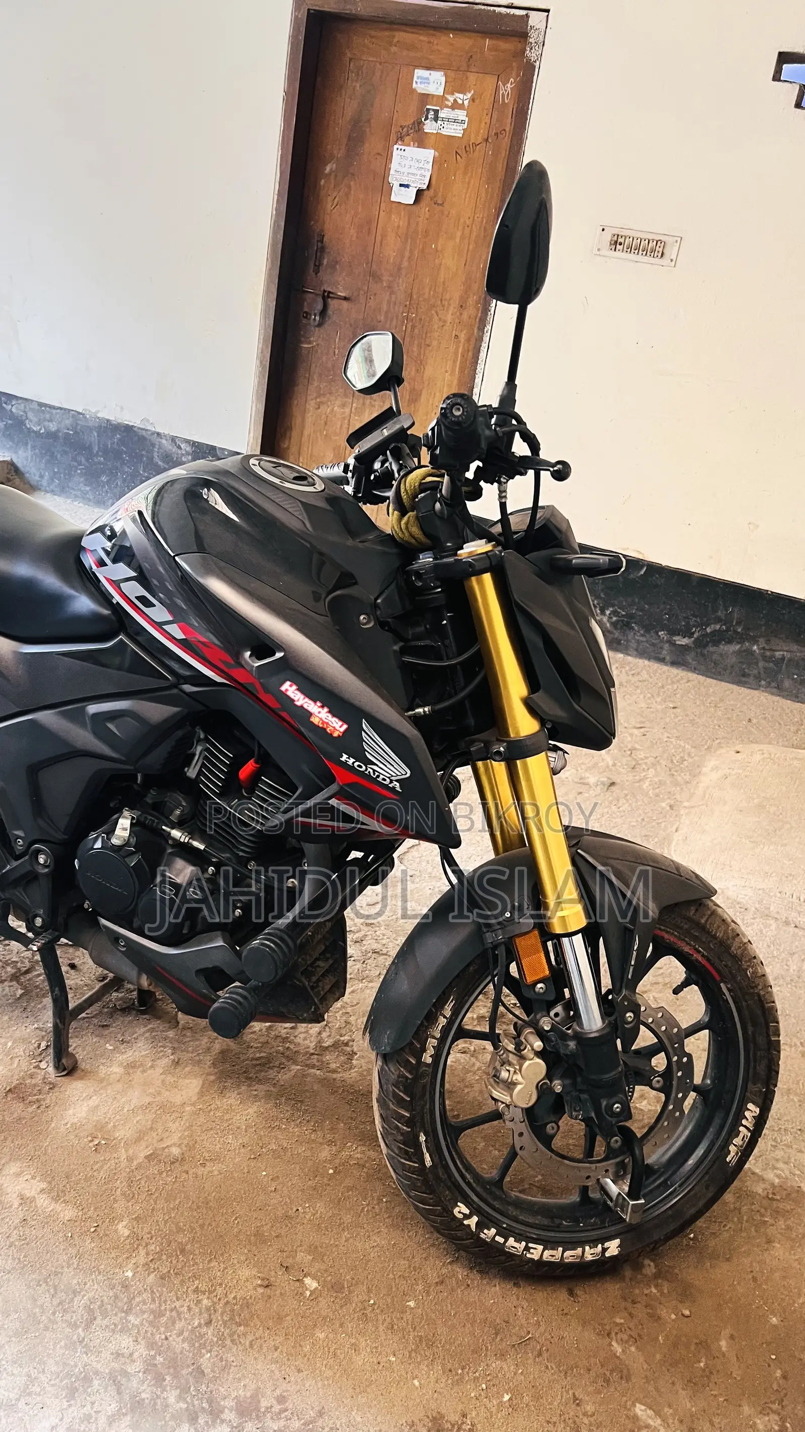 Honda Hornet 2.0 2025 Black