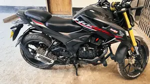 Honda Hornet 2.0 2025 Black