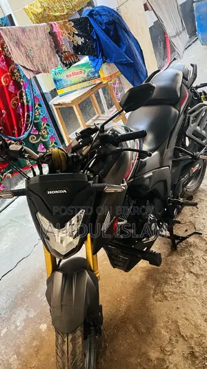 Honda Hornet 2.0 2025 Black