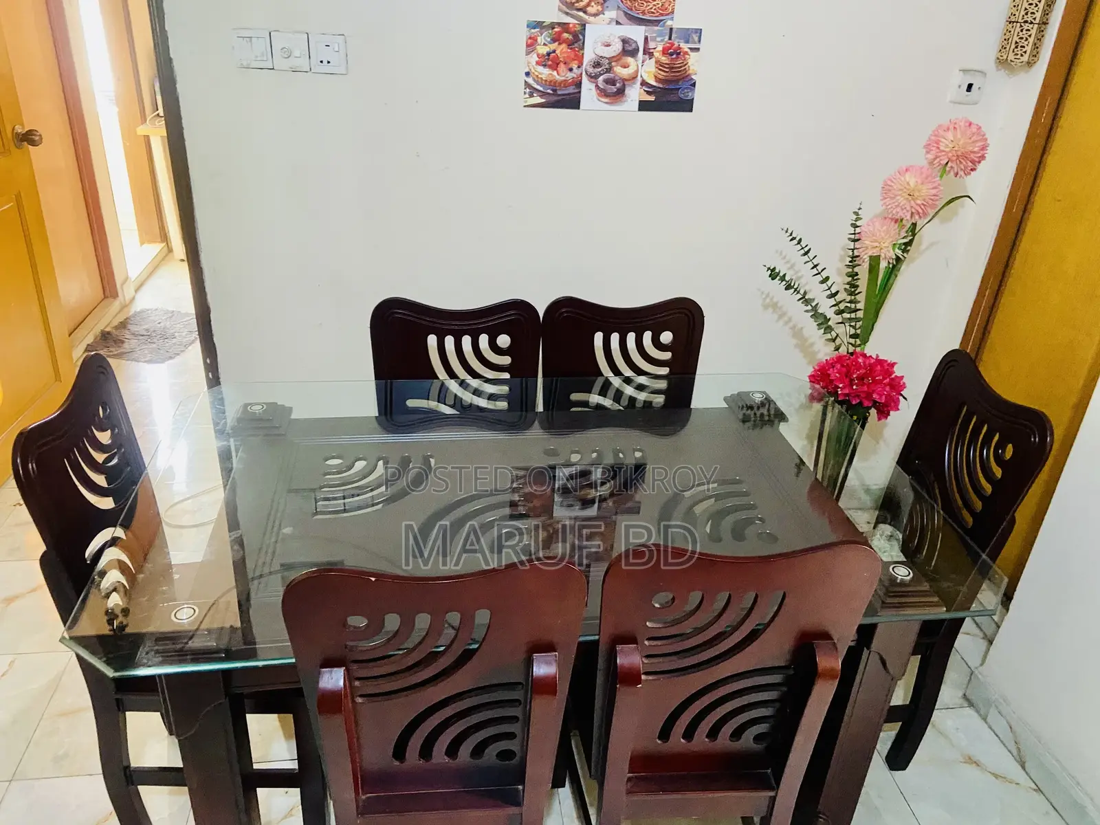 ৬টি চেয়ারসহ ডাইনিং টেবিল বিক্রয়ের জন্য