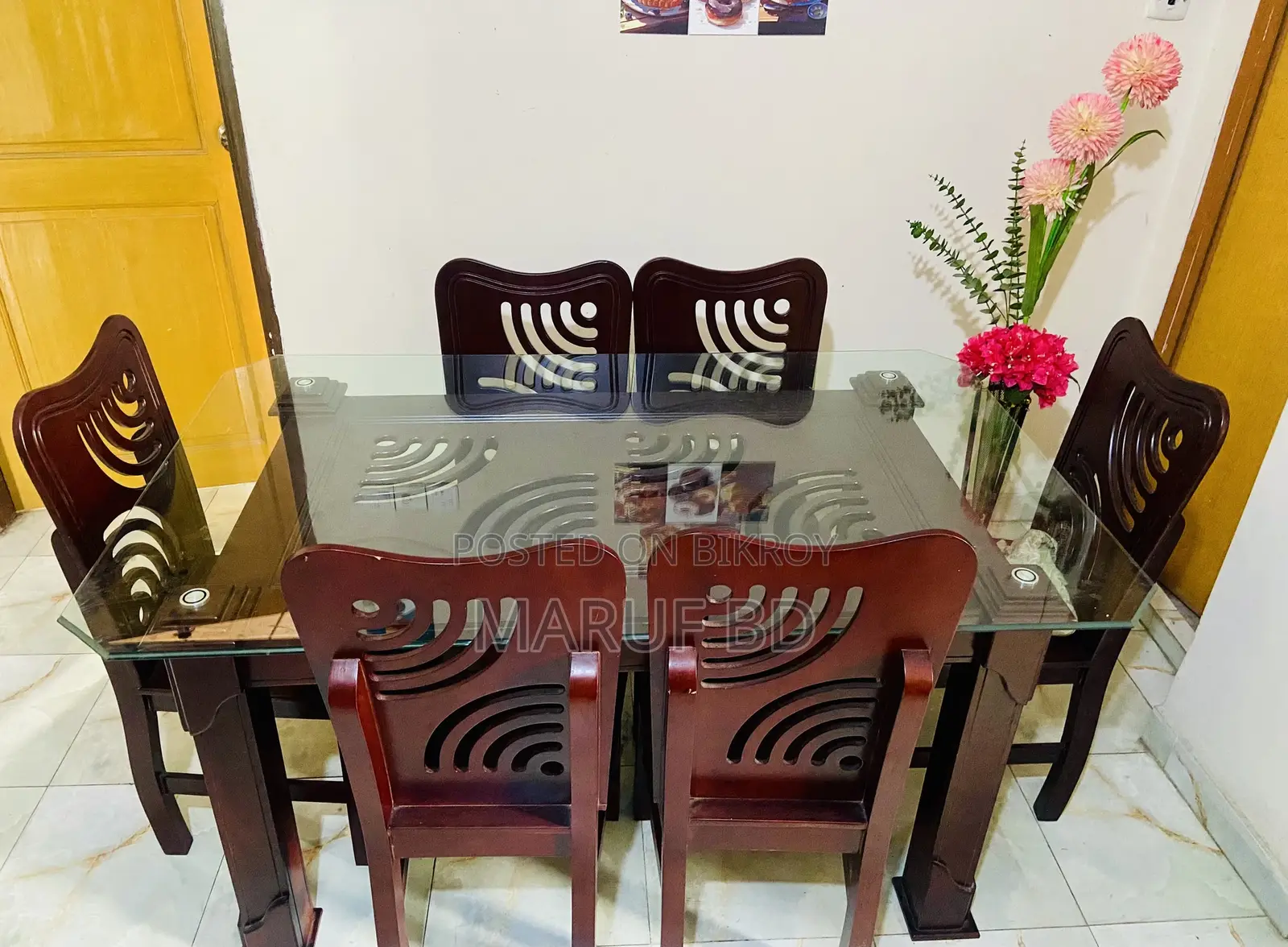 ৬টি চেয়ারসহ ডাইনিং টেবিল বিক্রয়ের জন্য