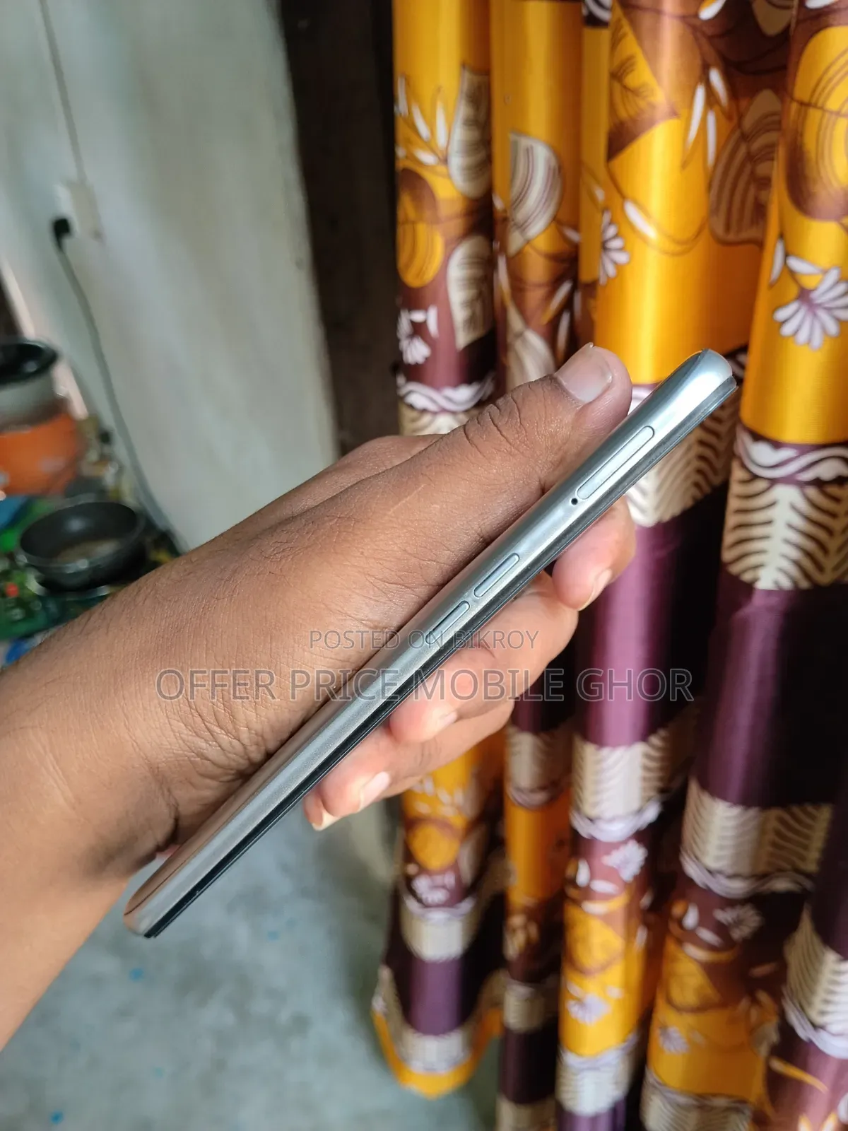 রিয়েলমি নার্জো ২০ প্রো ৬৪ জিবি গোল্ড
