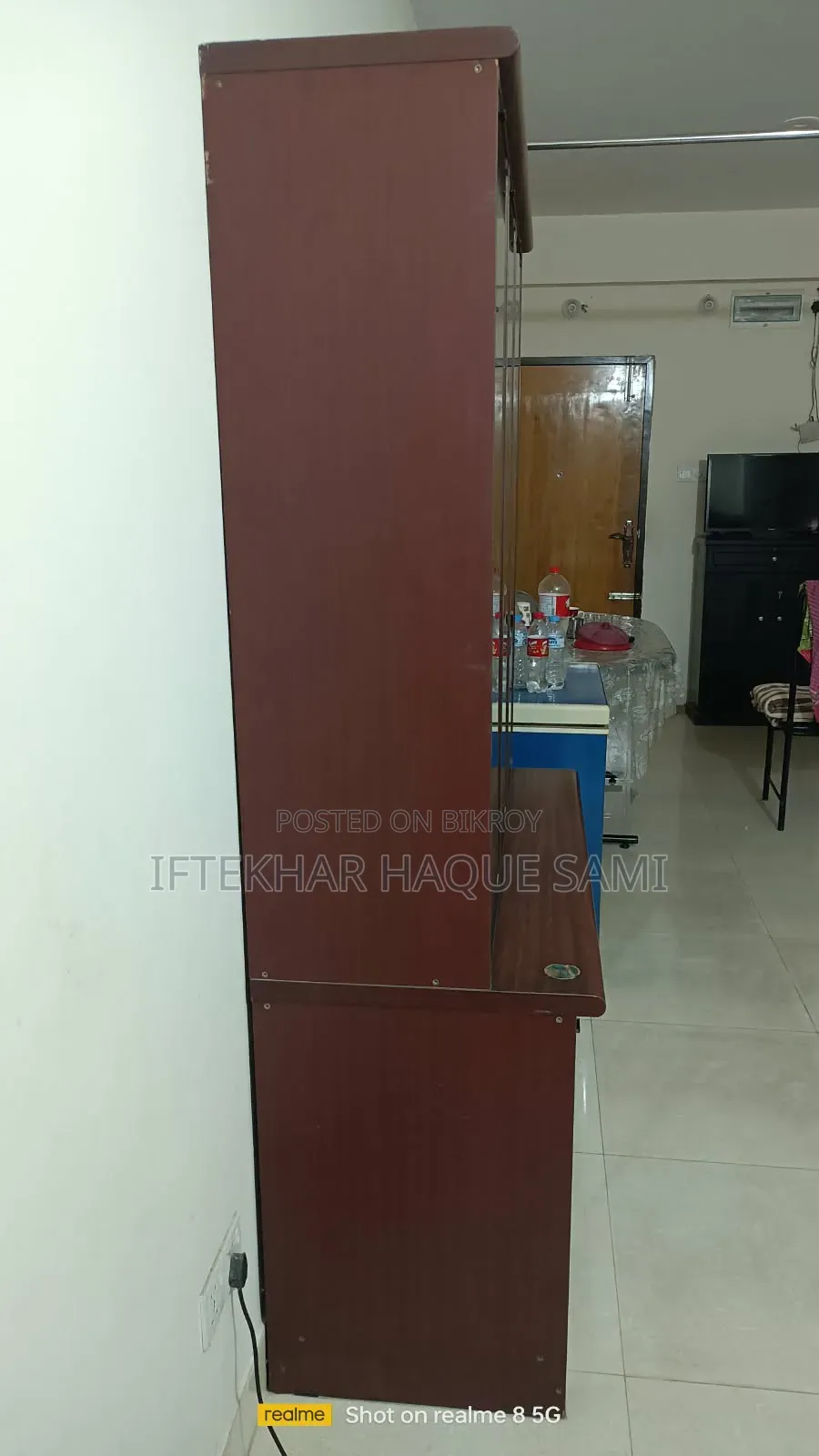 শোকেস, খাট, ড্রেসিং টেবিল বিক্রয়