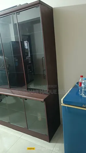 শোকেস, খাট, ড্রেসিং টেবিল বিক্রয়