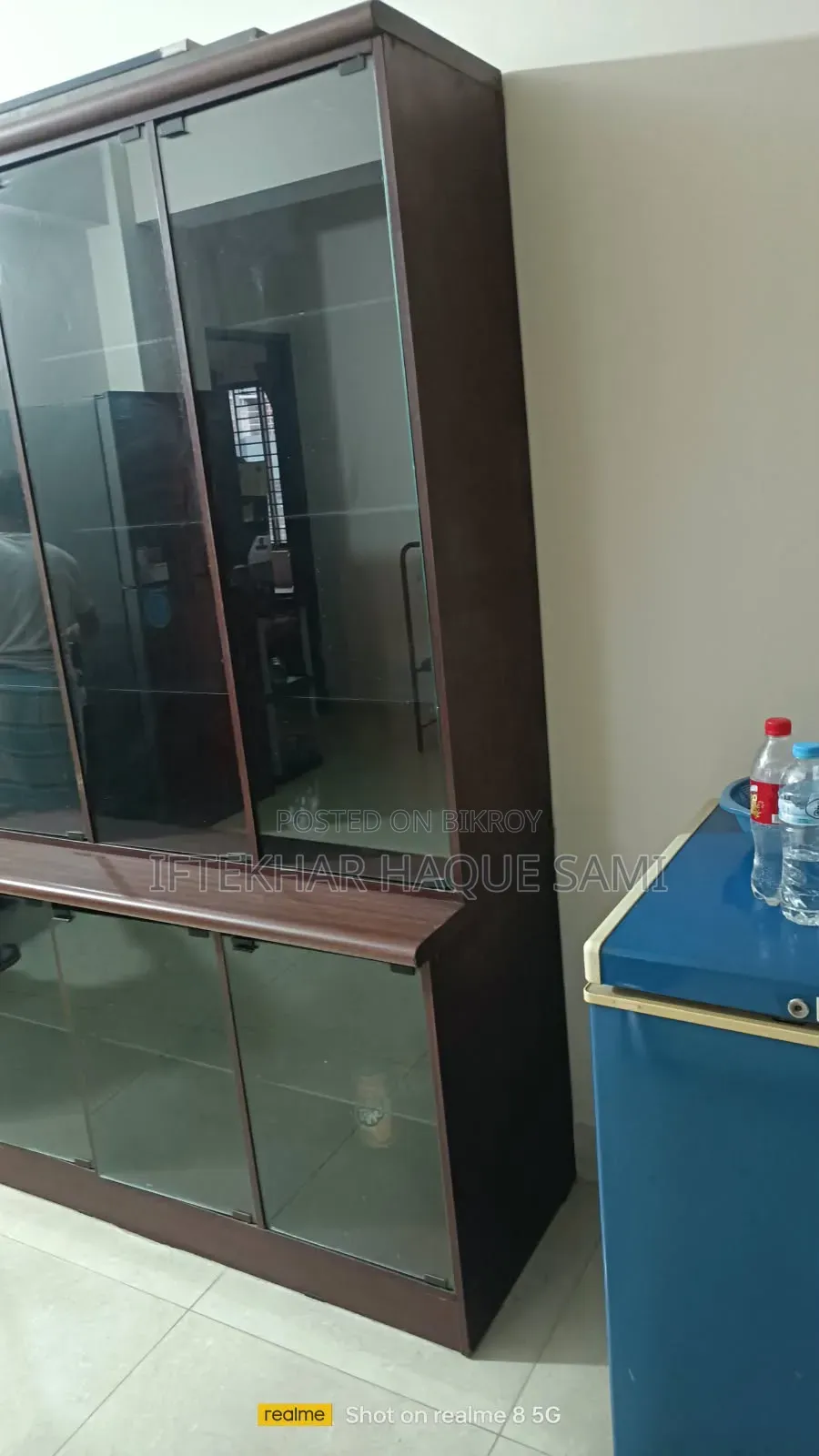 শোকেস, খাট, ড্রেসিং টেবিল বিক্রয়