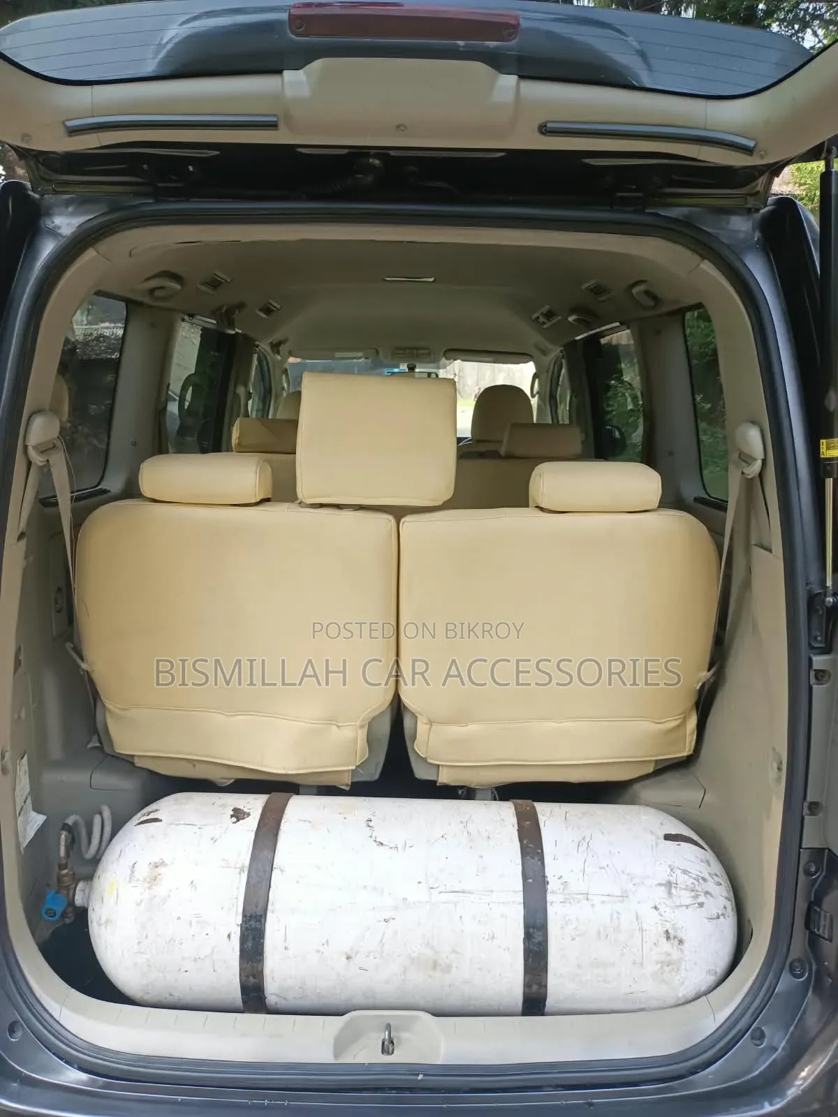 Toyota Noah 2.0 158hp AWD (৮ আসন বিশিষ্ট) ২০১২ গ্রে