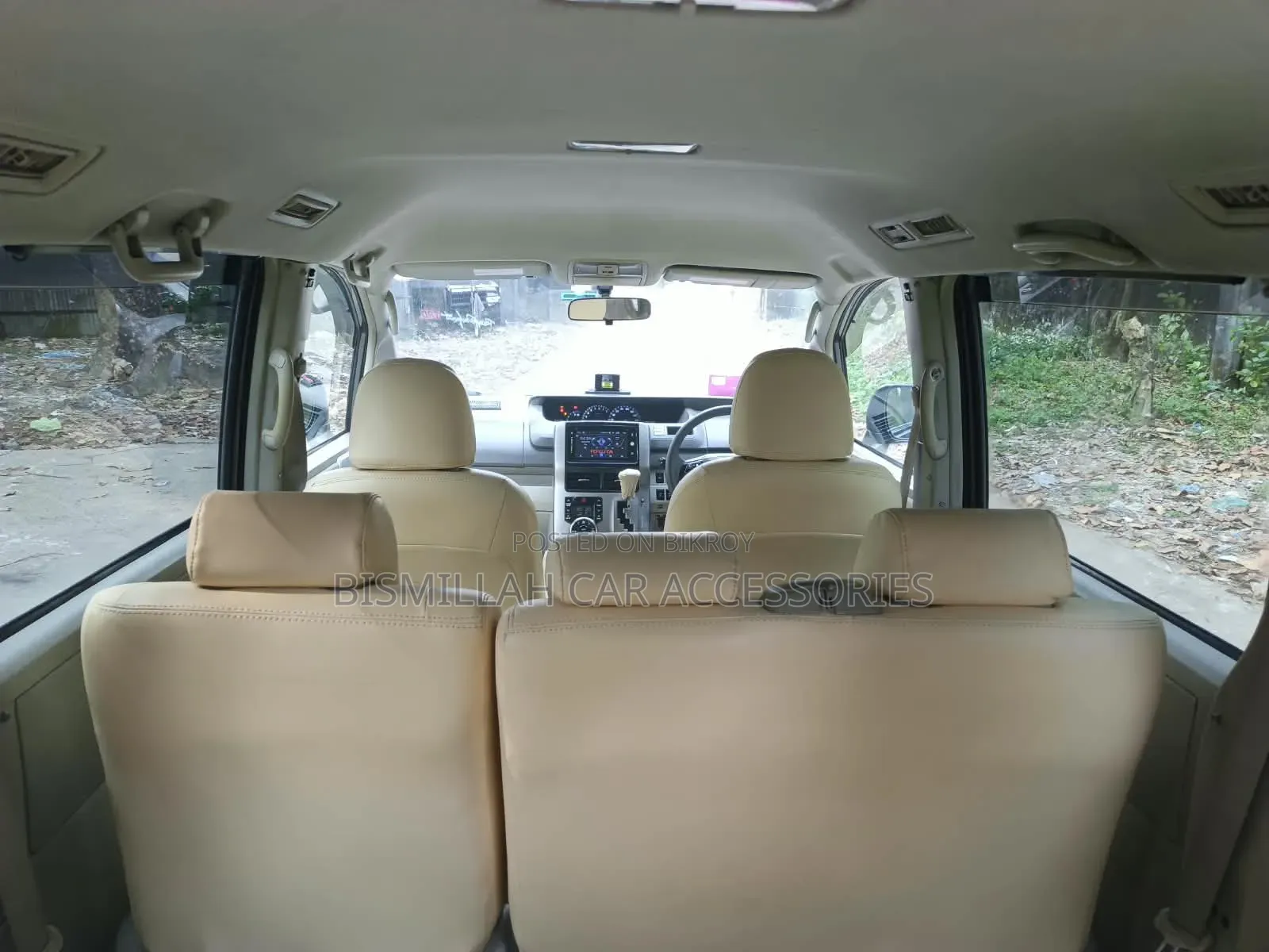 Toyota Noah 2.0 158hp AWD (৮ আসন বিশিষ্ট) ২০১২ গ্রে