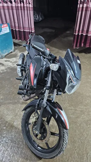 TVS Apache RTR 160 2V 2019 Black