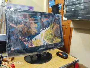 19 Inch Monitor