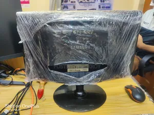 19 Inch Monitor