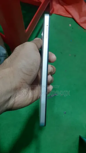 New Vivo Y05 64 GB Pink