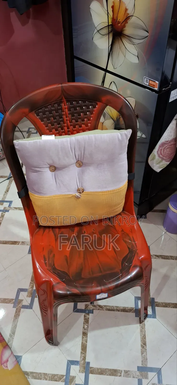 প্লাস্টিক চেয়ার