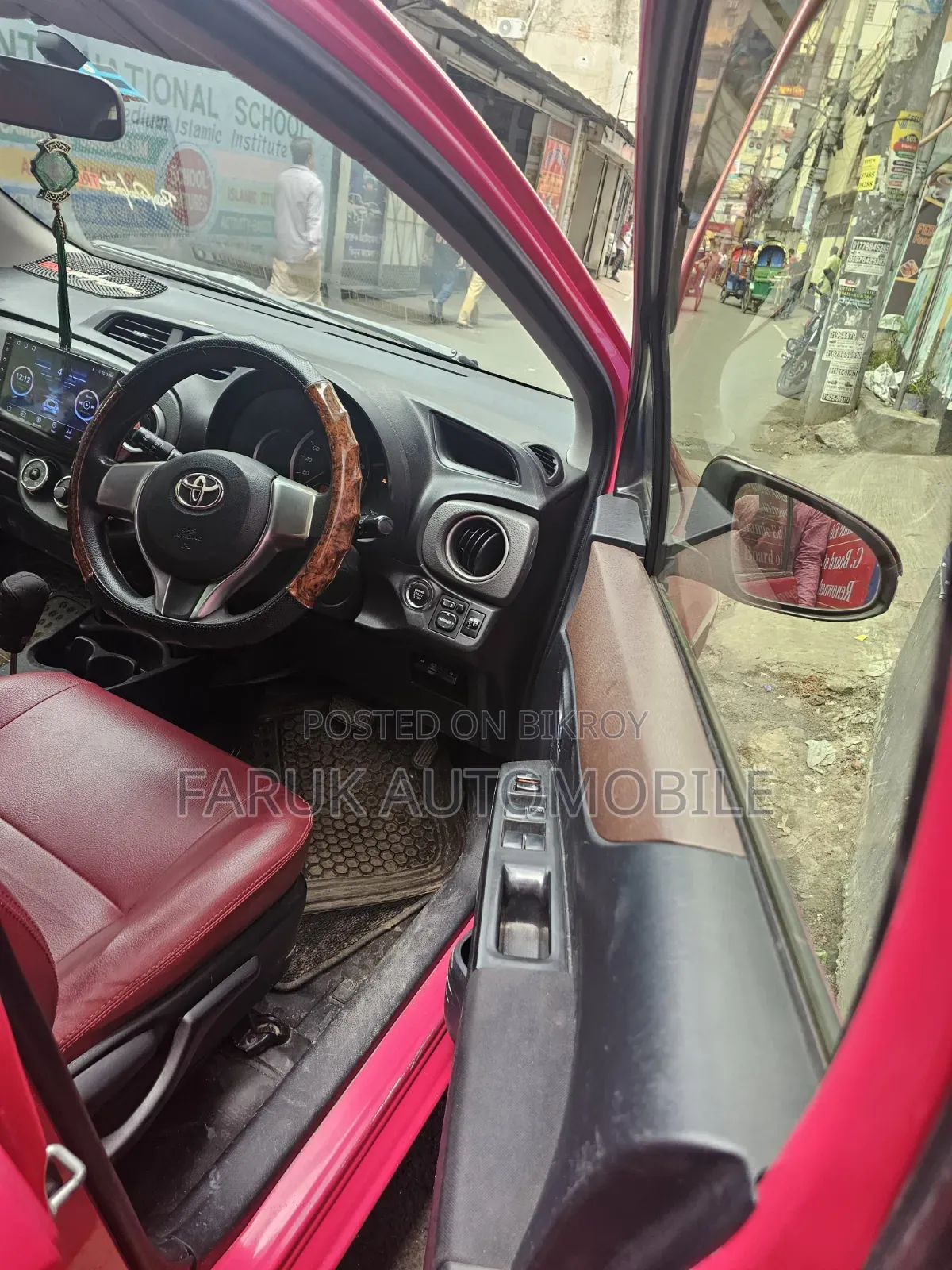 Toyota Vitz 1.3 FWD 5dr 2012 Pink