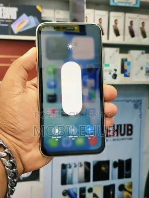 অ্যাপল আইফোন ১১ ১২৮ জিবি হোয়াইট