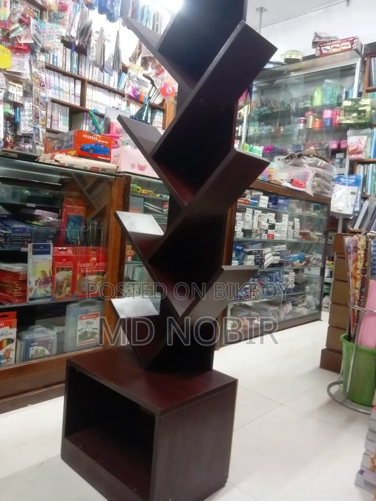 উন্নত মানে বুক সেলফ খুচরা ও পাইকারি বিক্রয় করা হয়।