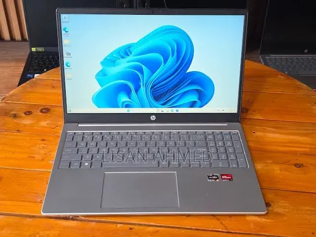New Laptop HP 16GB AMD Ryzen 7 SSD 512GB