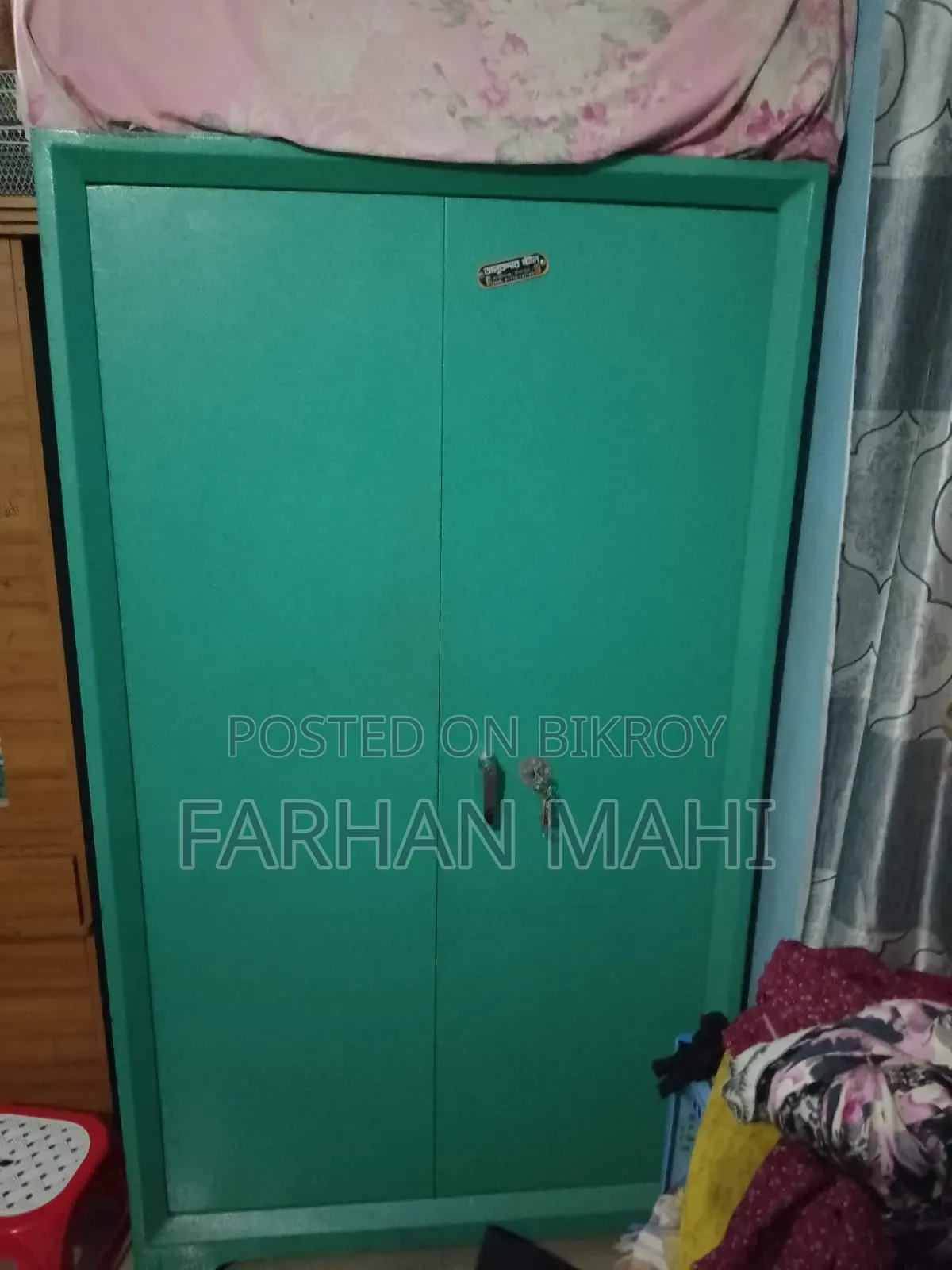 আলমারি বিক্রি হবে