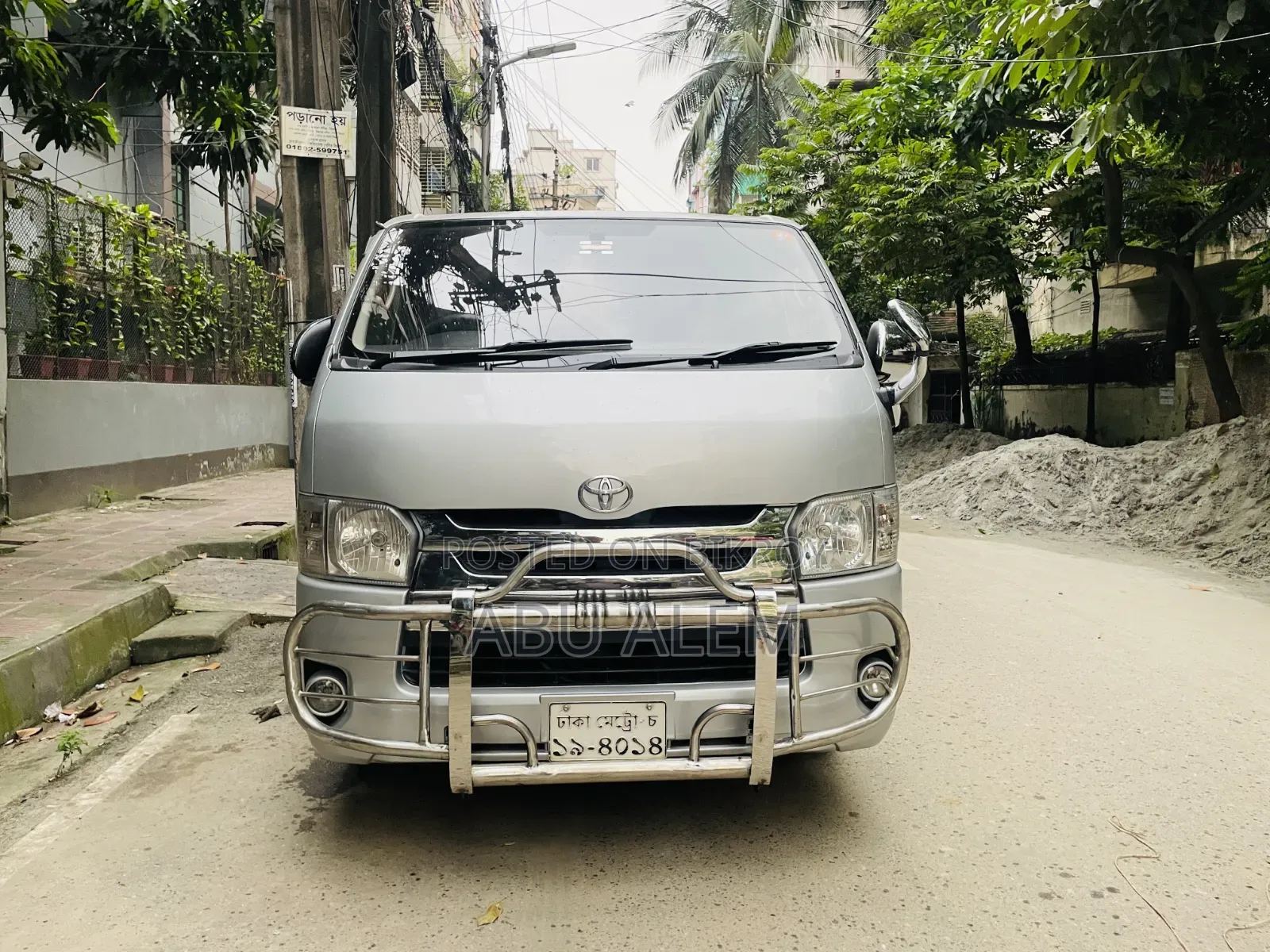 টয়োটা হাইএচ ২০১২ সিলভার